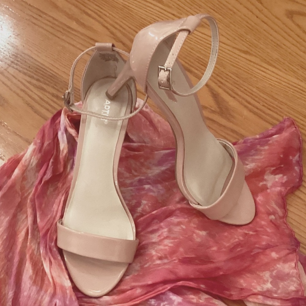 Apt 9 rose-colored strap sandals Size 8.5 M